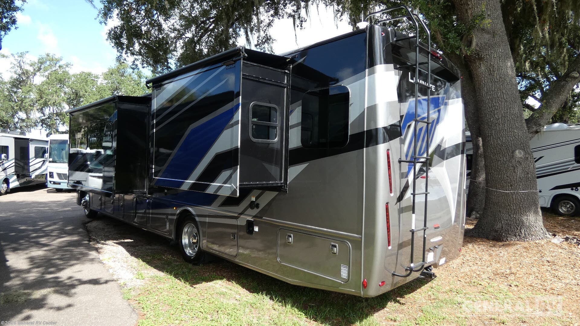 2027 Luminate HH36 by Thor Motor Coach from General RV Center in Dover, Florida