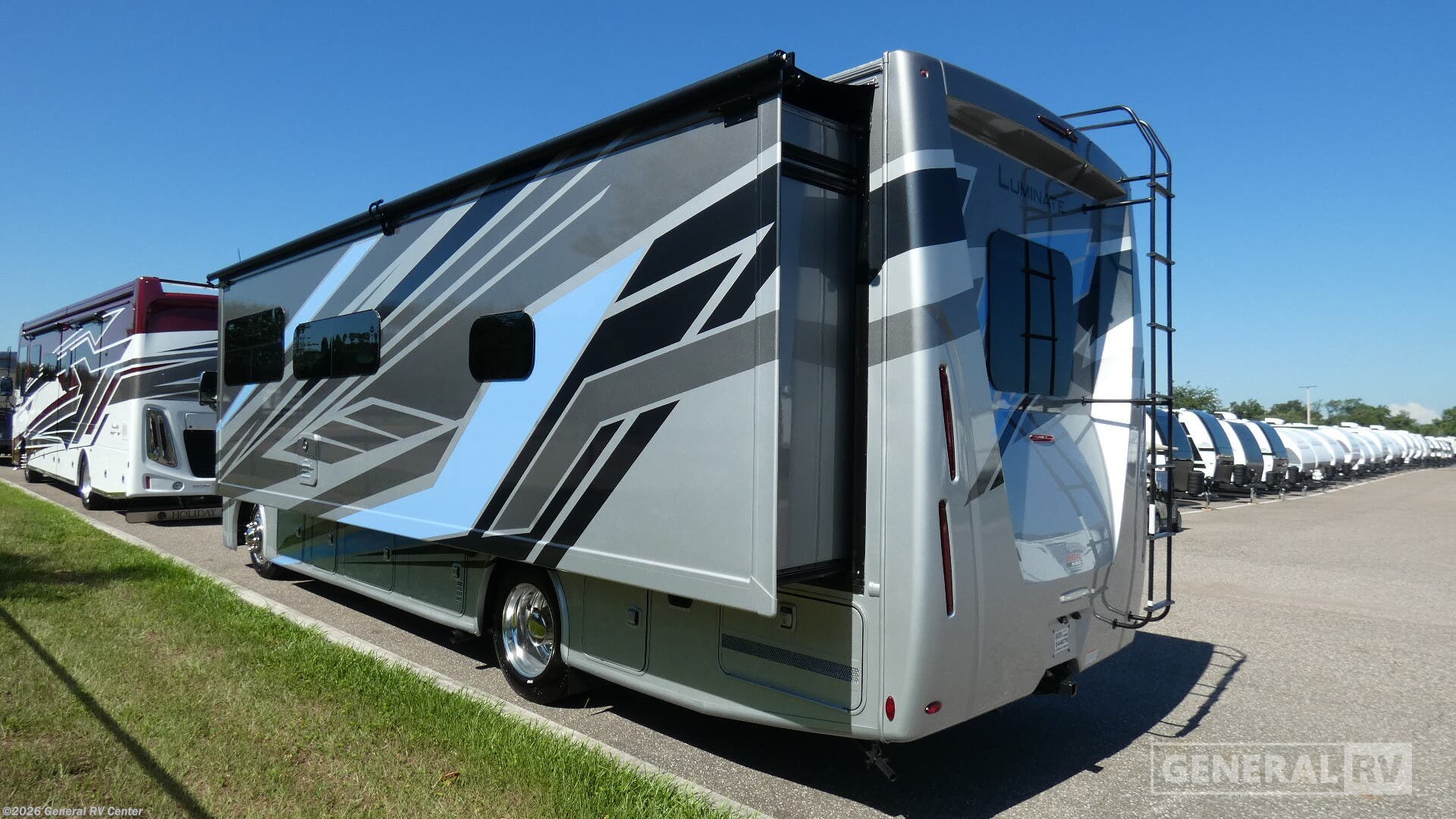 2027 Luminate MM30 by Thor Motor Coach from General RV Center in Dover, Florida