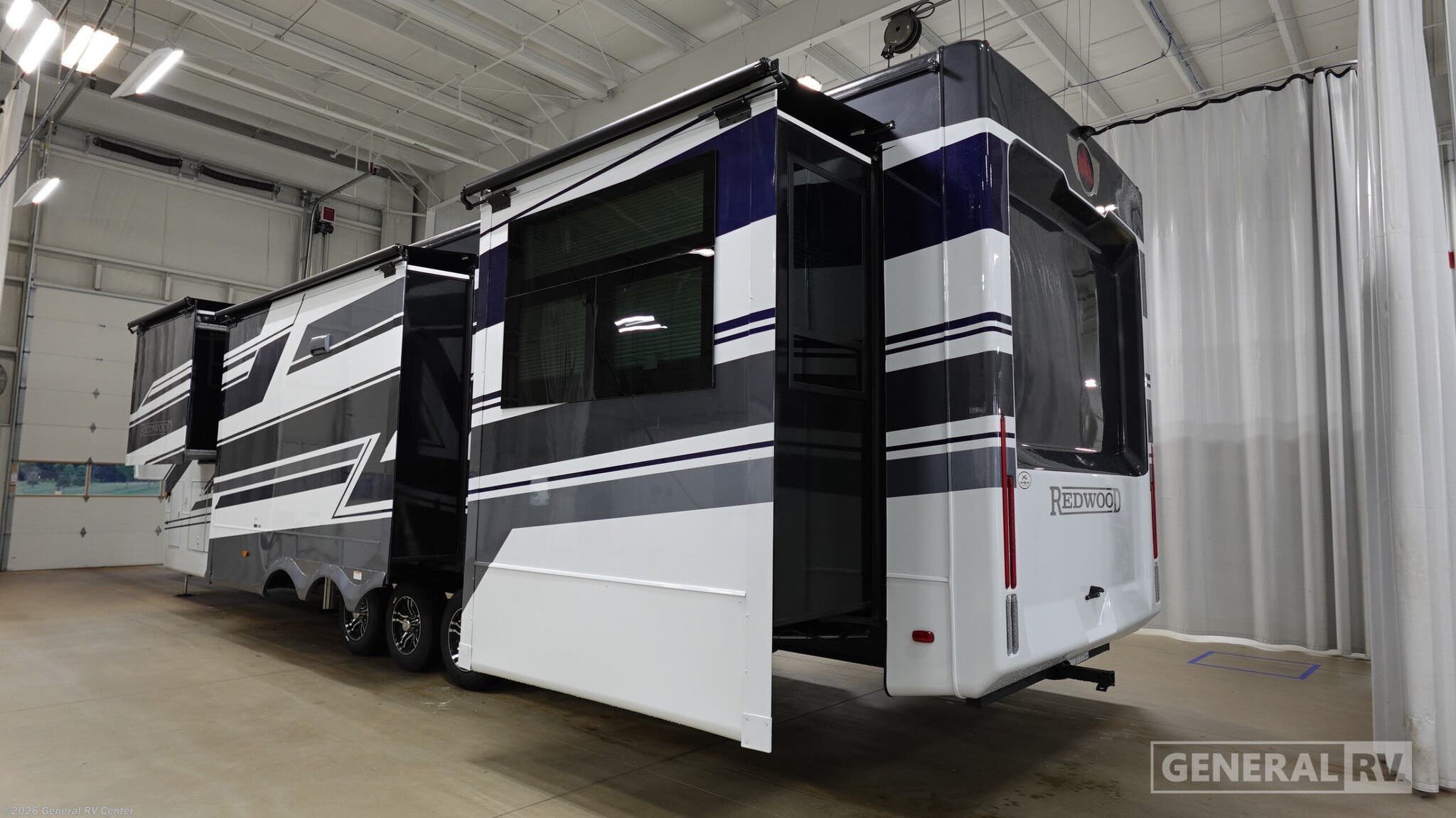 2027 Redwood 415RD by CrossRoads from General RV Center in Dover, Florida