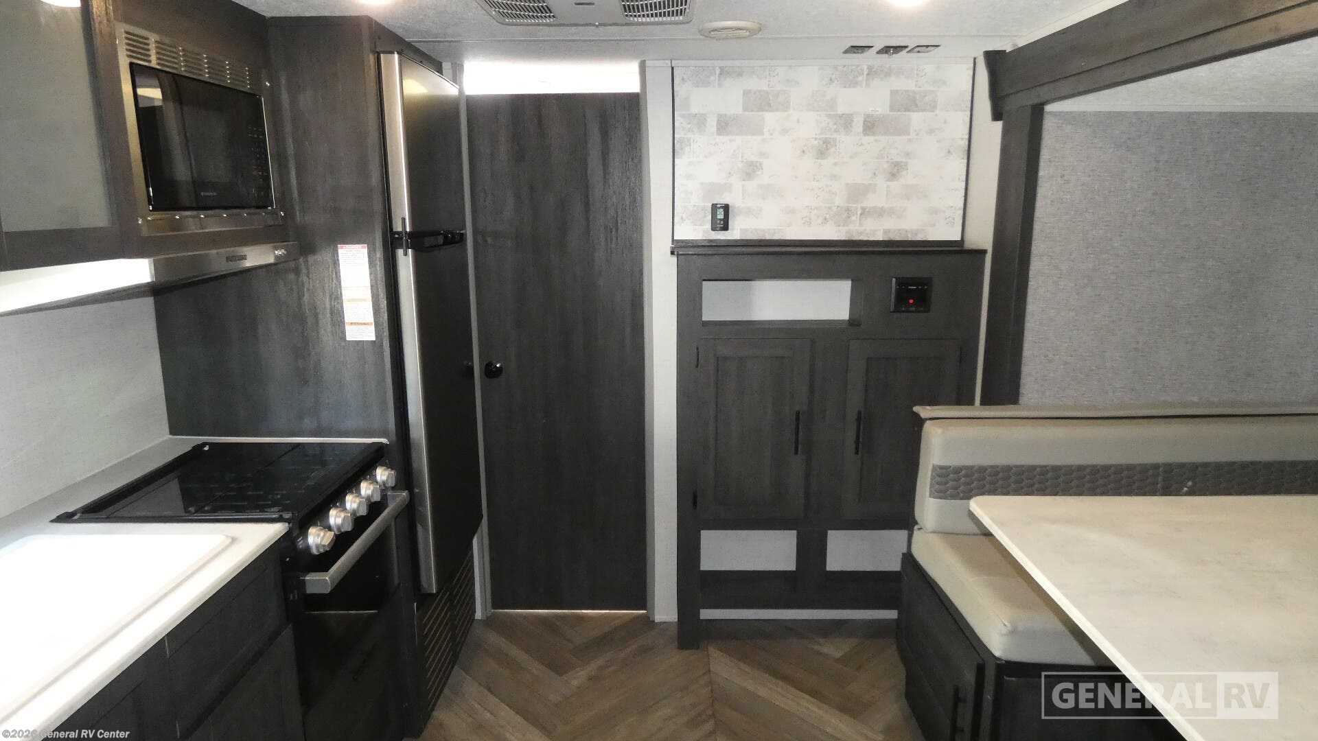 2021 Forest River Ozark 2700THX - Used Toy Hauler For Sale by General RV Center in Dover, Florida