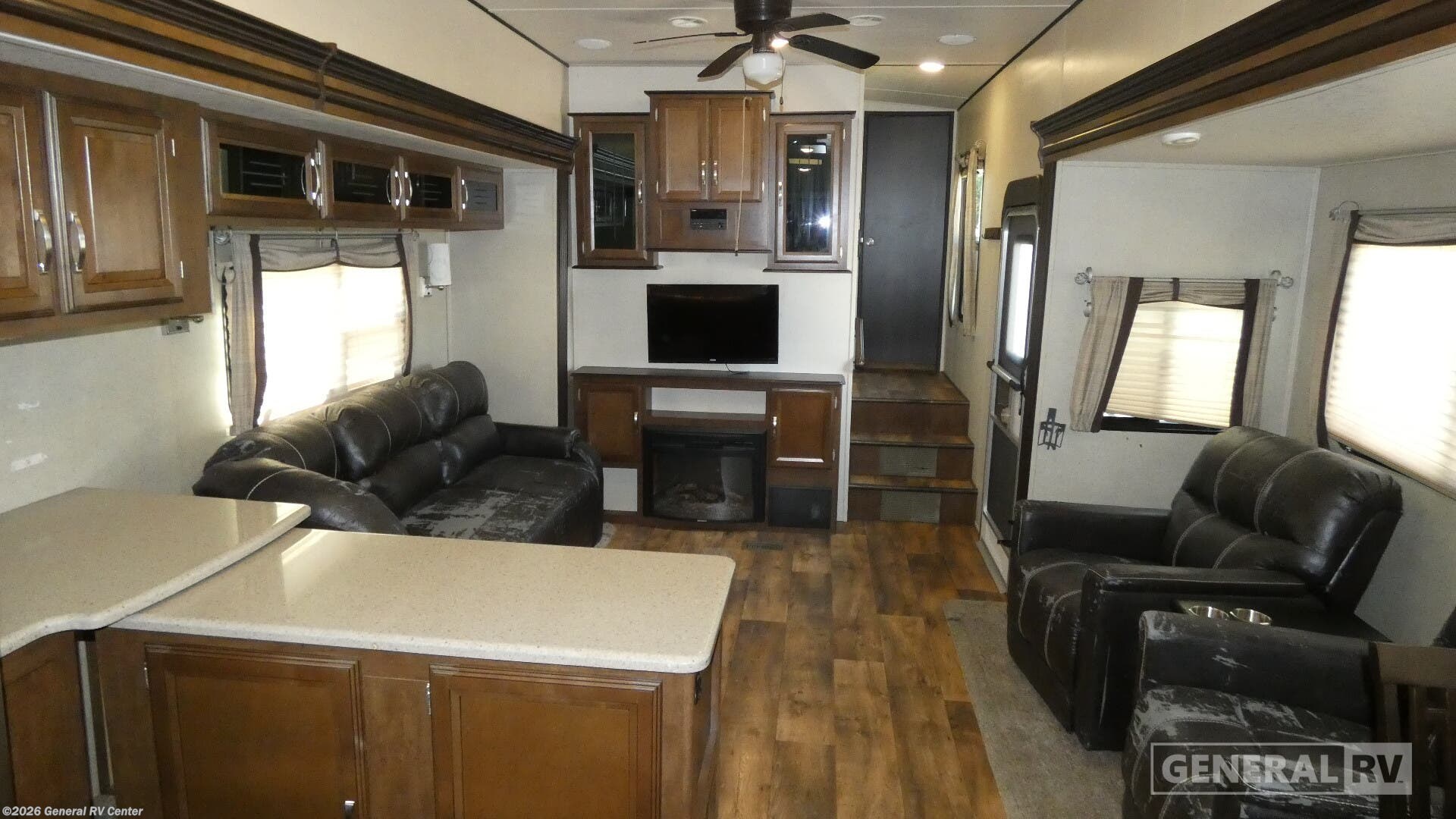Used 2017 Forest River Wildwood Heritage Glen 346RK available in Dover, Florida