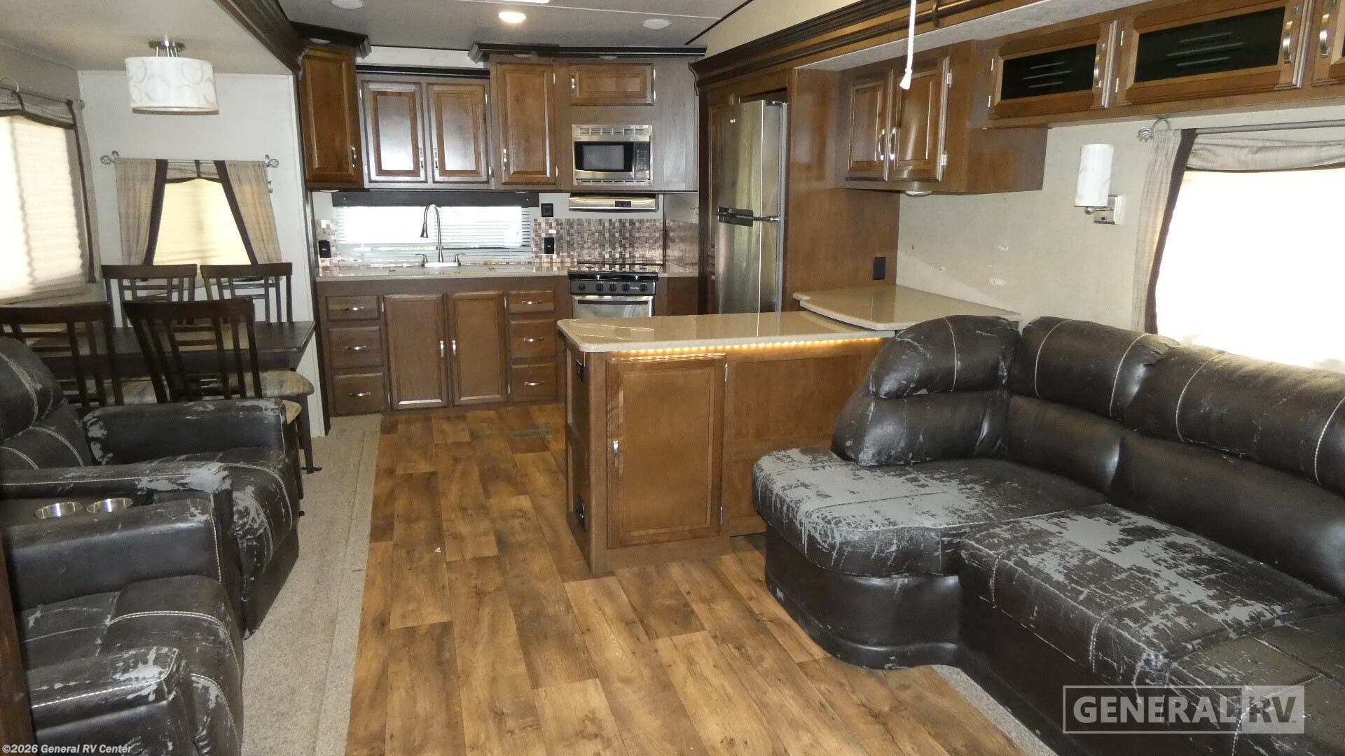 2017 Forest River Wildwood Heritage Glen 346RK - Used Fifth Wheel For Sale by General RV Center in Dover, Florida
