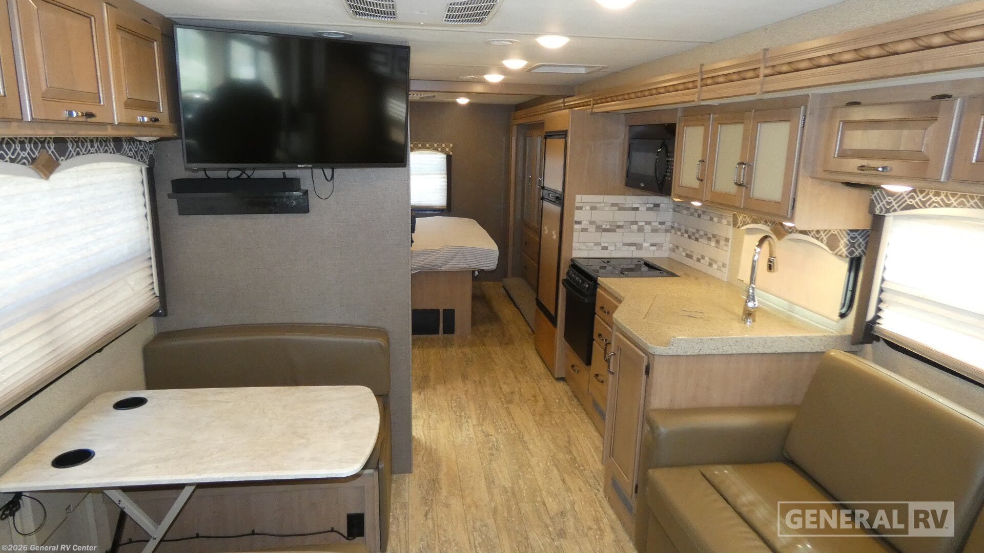 2018 Thor Motor Coach Hurricane 29M - Used Class A For Sale by General RV Center in Dover, Florida