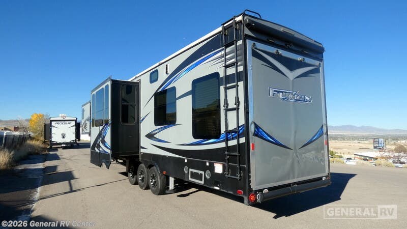 2017 Fuzion 423-3S by Keystone from General RV Center in Draper, Utah