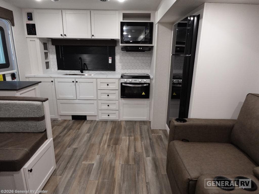 2026 Highland Ridge RANGE LITE 233ML - New Travel Trailer For Sale by General RV Center in Draper, Utah