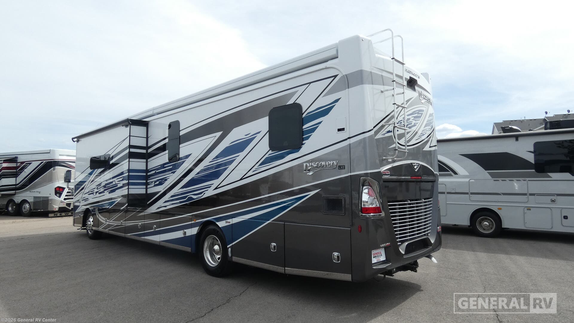 2026 Discovery LXE 40G by Fleetwood from General RV Center in Draper, Utah