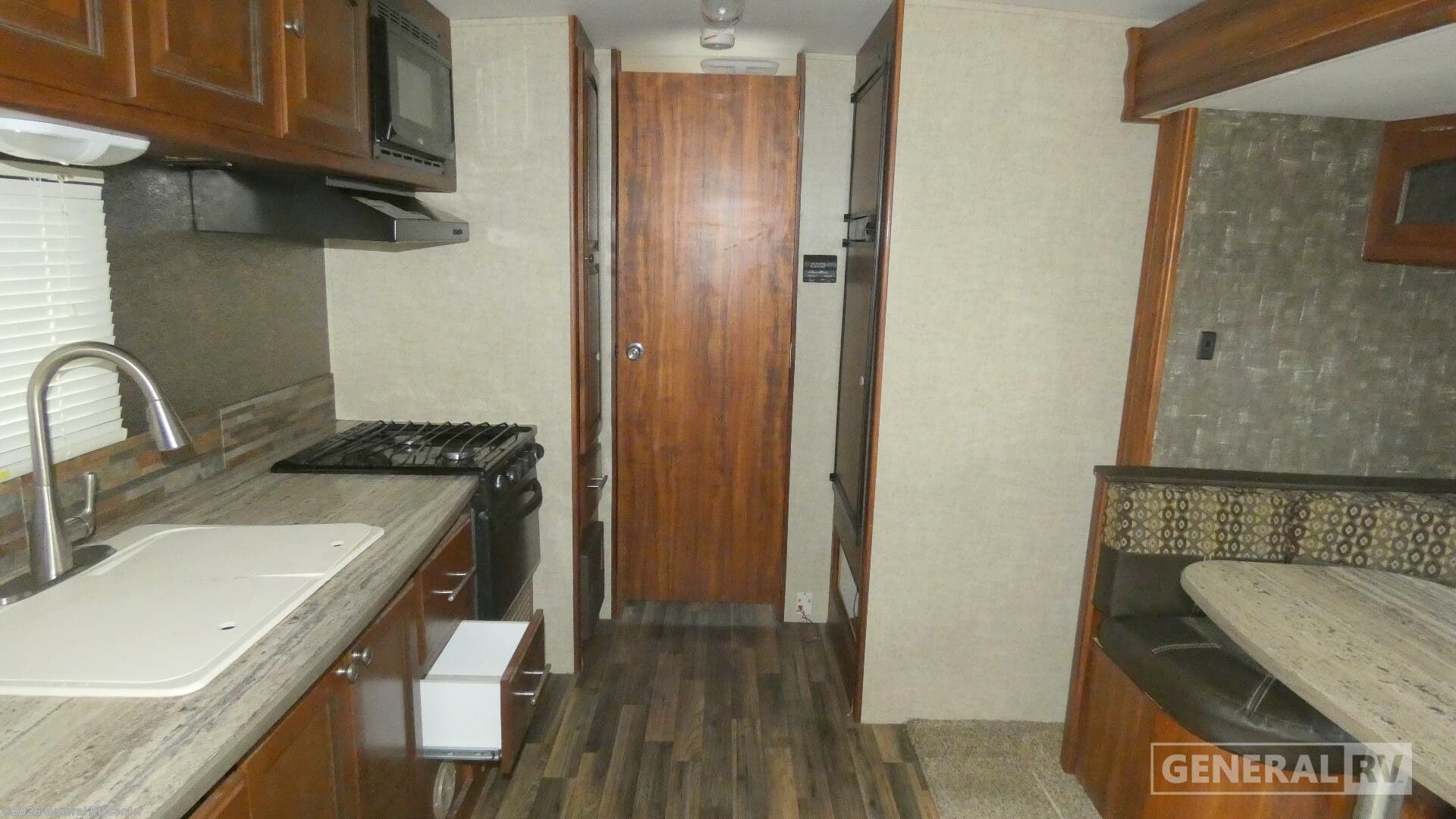 2015 Heartland North Trail 22FBS - Used Travel Trailer For Sale by General RV Center in Draper, Utah