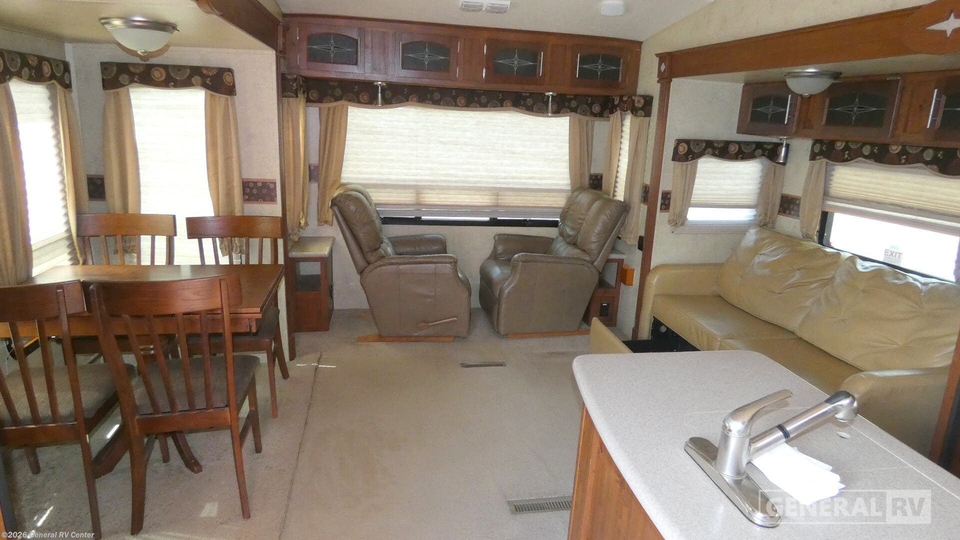 2013 Forest River Flagstaff Classic Super Lite 8528IKWS - Used Fifth Wheel For Sale by General RV Center in Draper, Utah