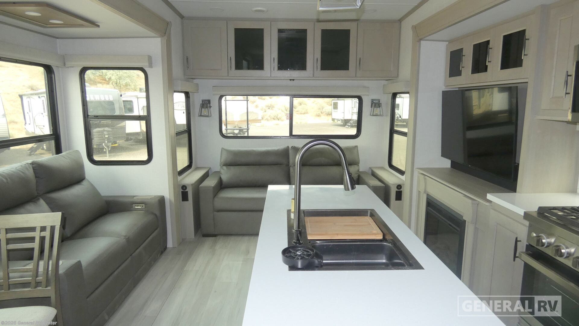 2024 Grand Design Influence 2903RL - Used Fifth Wheel For Sale by General RV Center in Draper, Utah