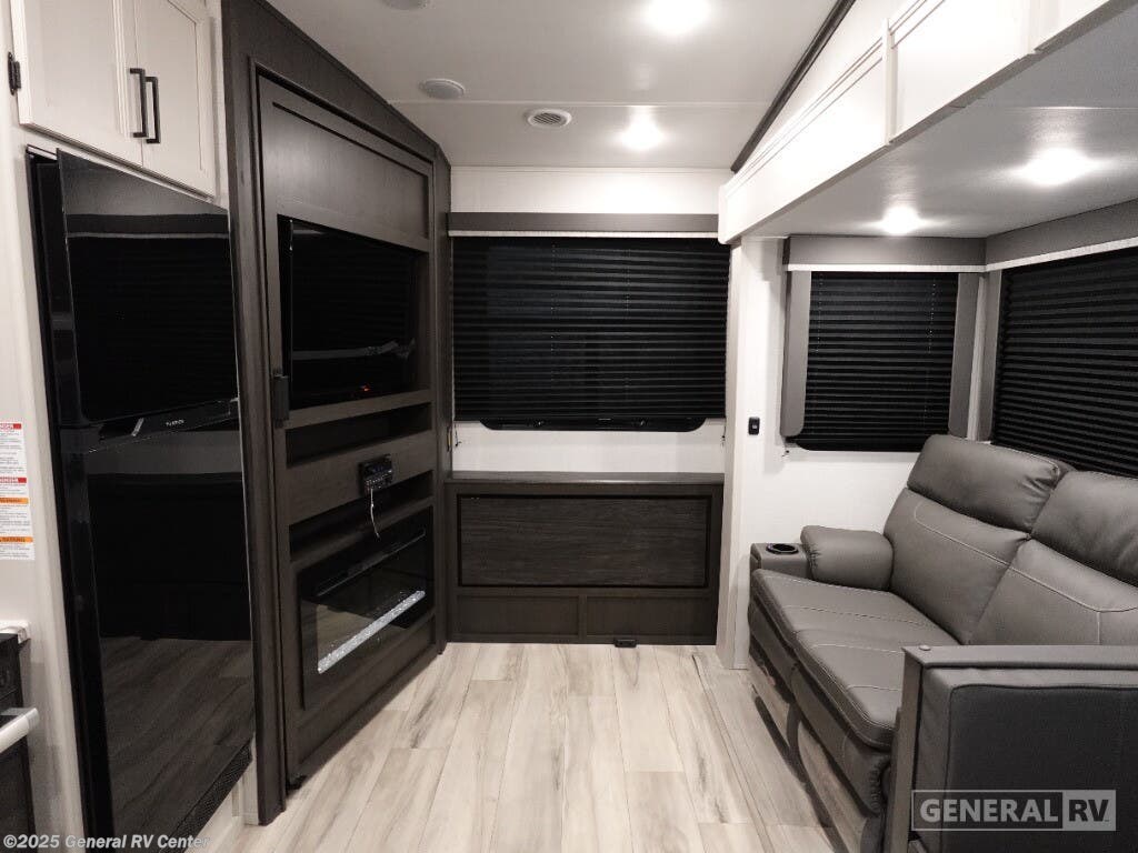 2025 Keystone Arcadia 24SRE - New Fifth Wheel For Sale by General RV Center in Ashland, Virginia
