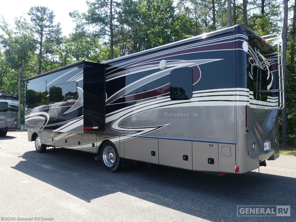 Used 2018 Holiday Rambler Vacationer XE 32A-2SL available in Ashland, Virginia