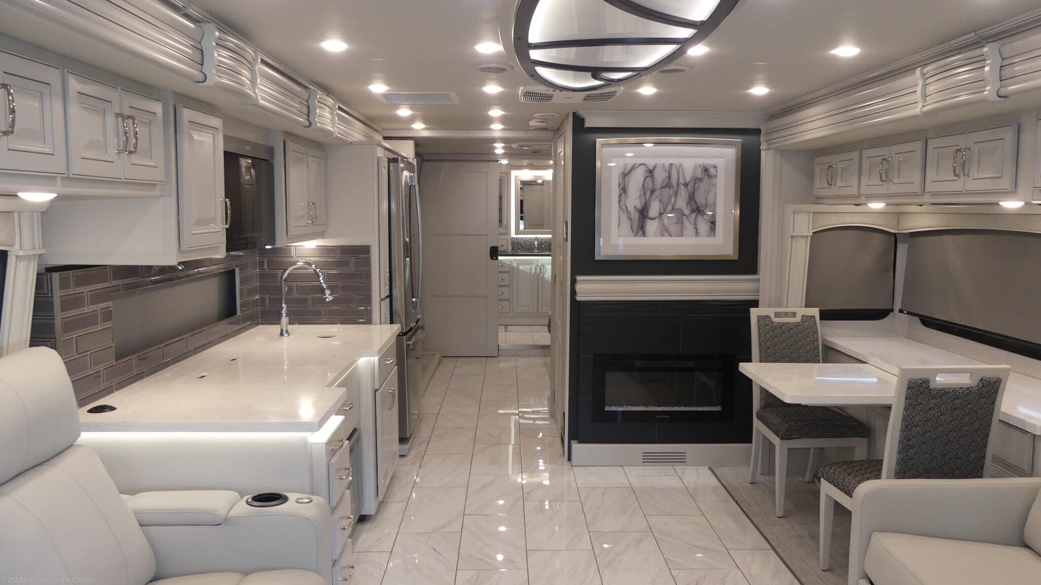 2025 Fleetwood Discovery 38W - Used Class A For Sale by General RV Center in Ashland, Virginia