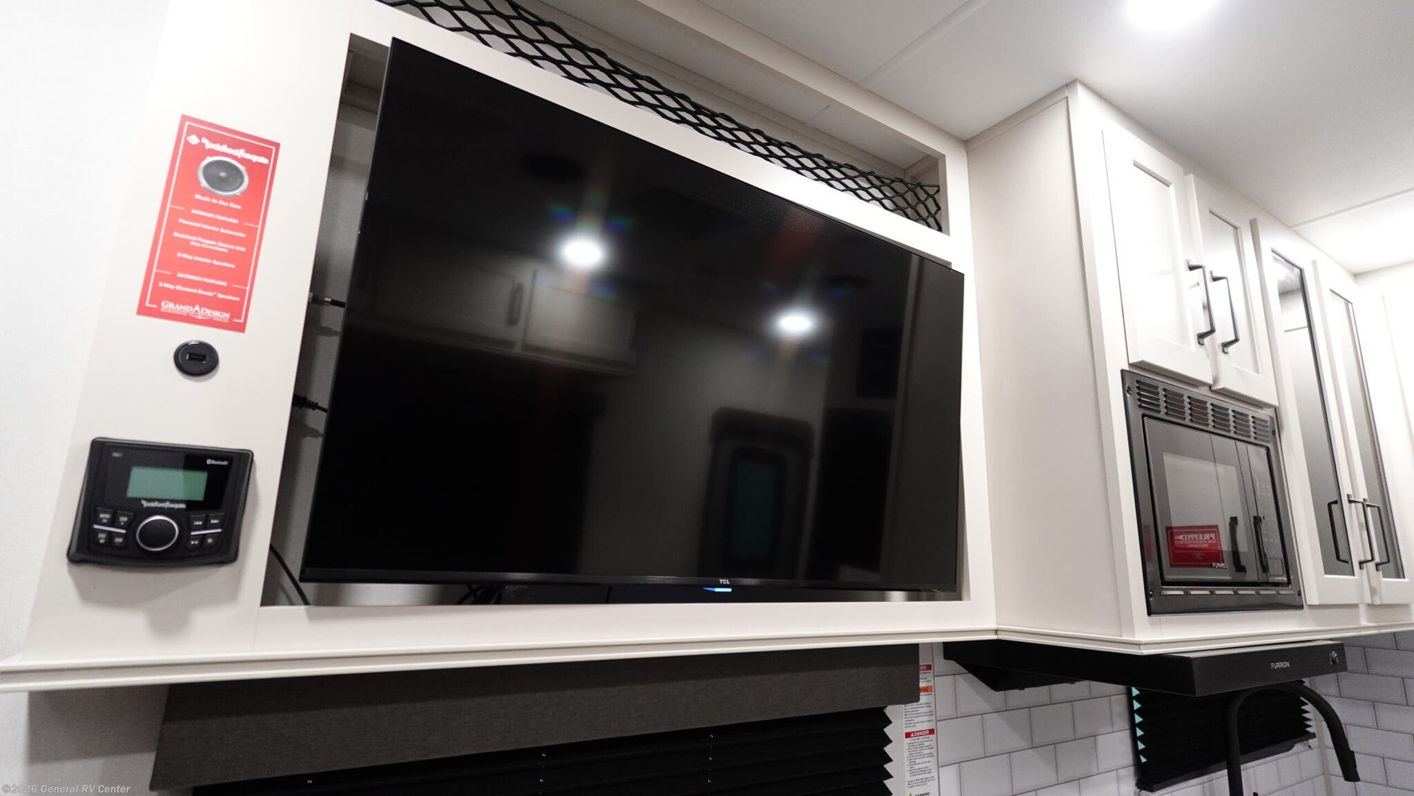 2026 Winnebago Micro Minnie 2100BH - New Travel Trailer For Sale by General RV Center in Ashland, Virginia