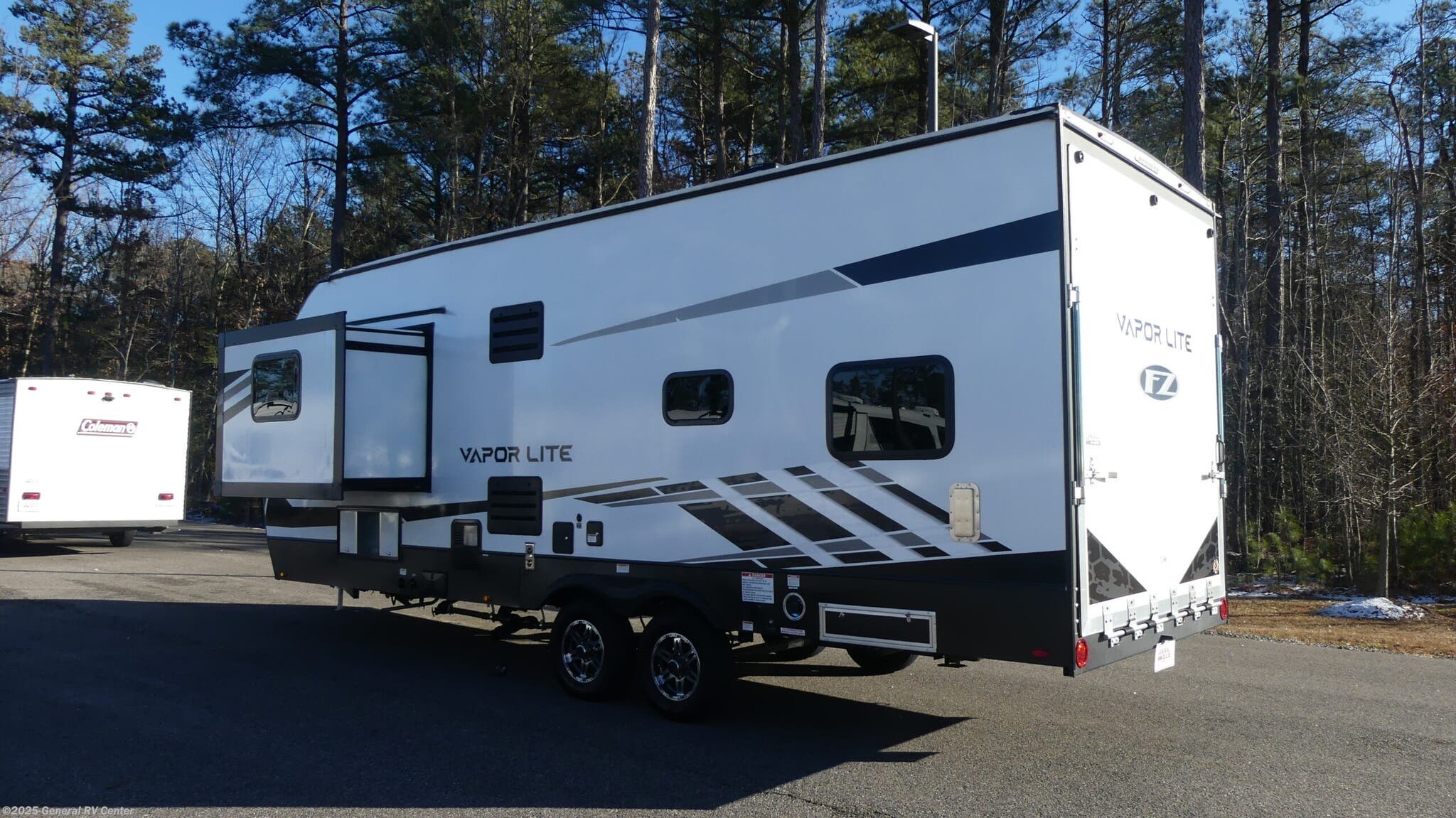 2022 Fuzion VAPOR LITE 25V by Keystone from General RV Center in Ashland, Virginia