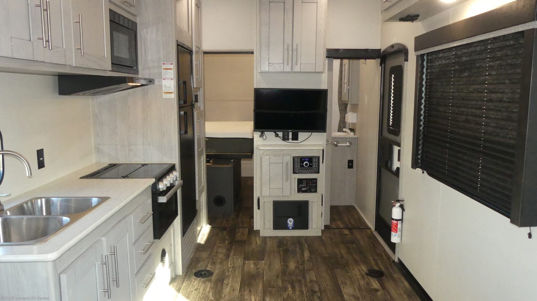 Used 2022 Keystone Fuzion VAPOR LITE 25V available in Ashland, Virginia