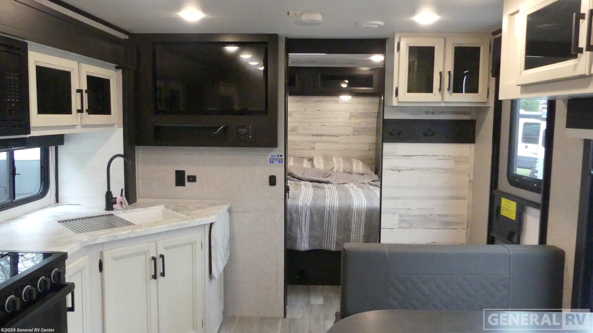 Used 2023 Jayco Jay Feather 22BH available in Ashland, Virginia