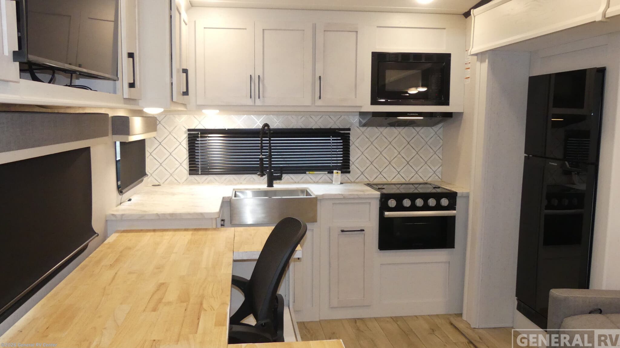 2023 Dutchmen Astoria 230ML - Used Fifth Wheel For Sale by General RV Center in Ashland, Virginia