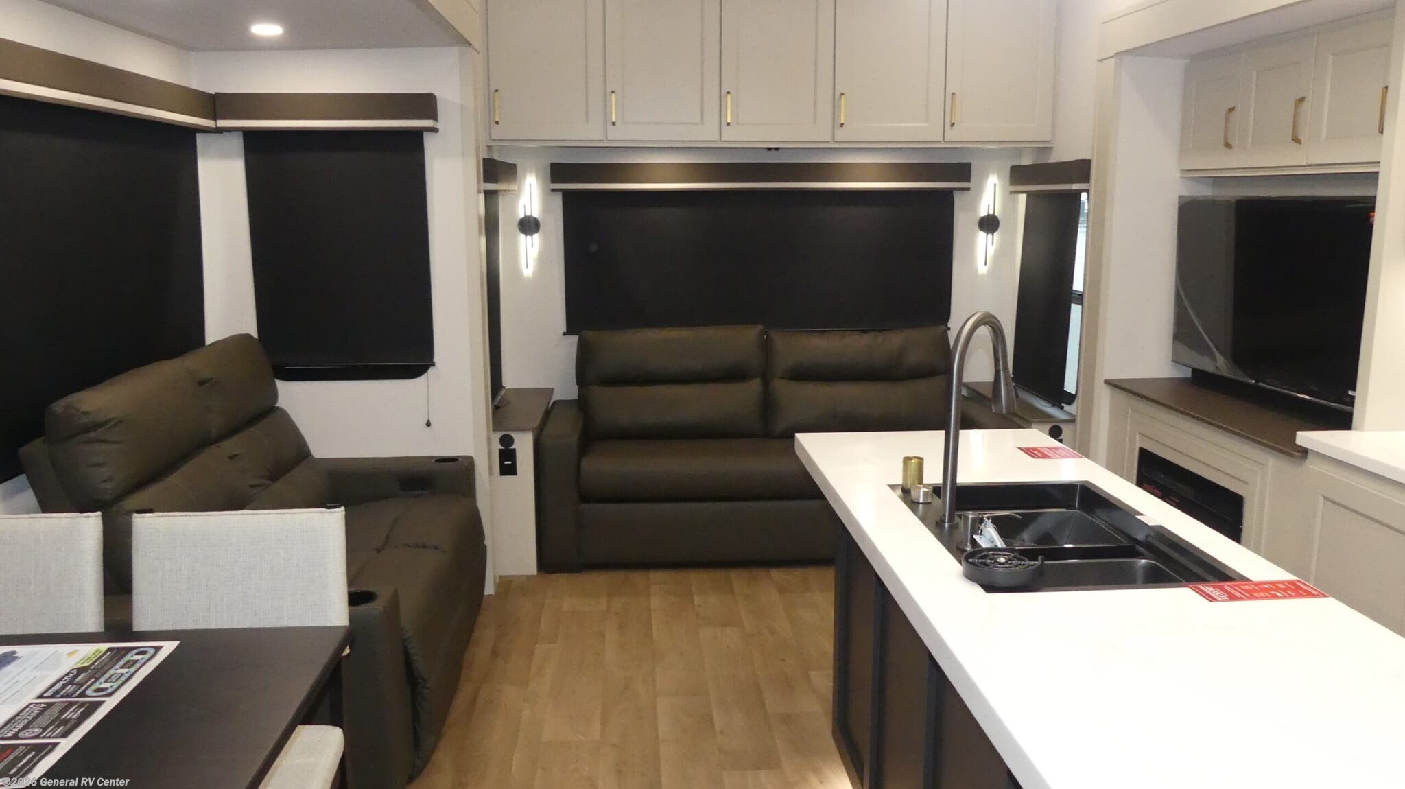 2026 Grand Design SOLITUDE-I 3003RL - New Fifth Wheel For Sale by General RV Center in Ashland, Virginia
