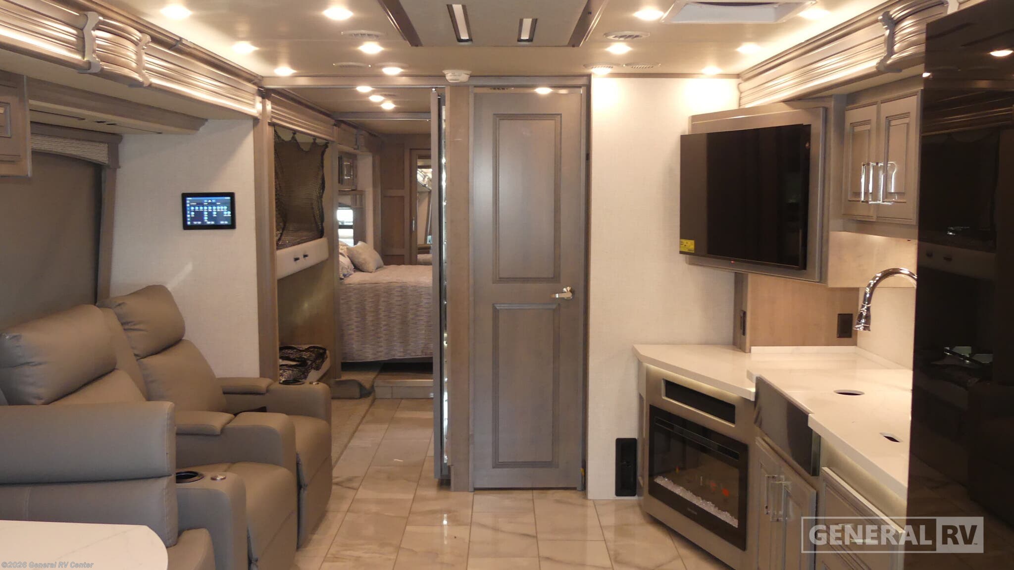 2026 Fleetwood Discovery LXE 40G - New Class A For Sale by General RV Center in Ashland, Virginia