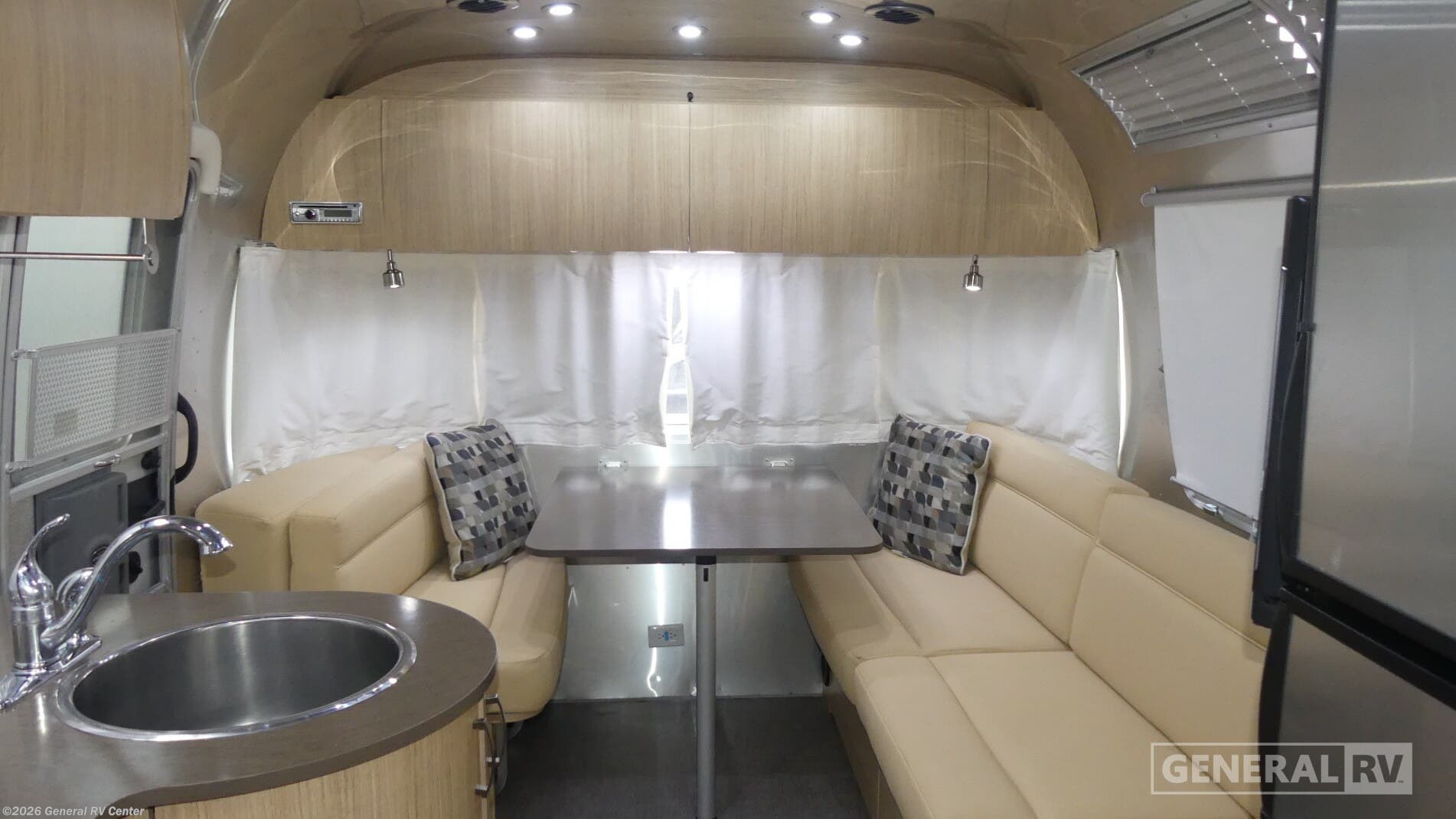 2019 Airstream Flying Cloud 25FB - Used Travel Trailer For Sale by General RV Center in Ashland, Virginia