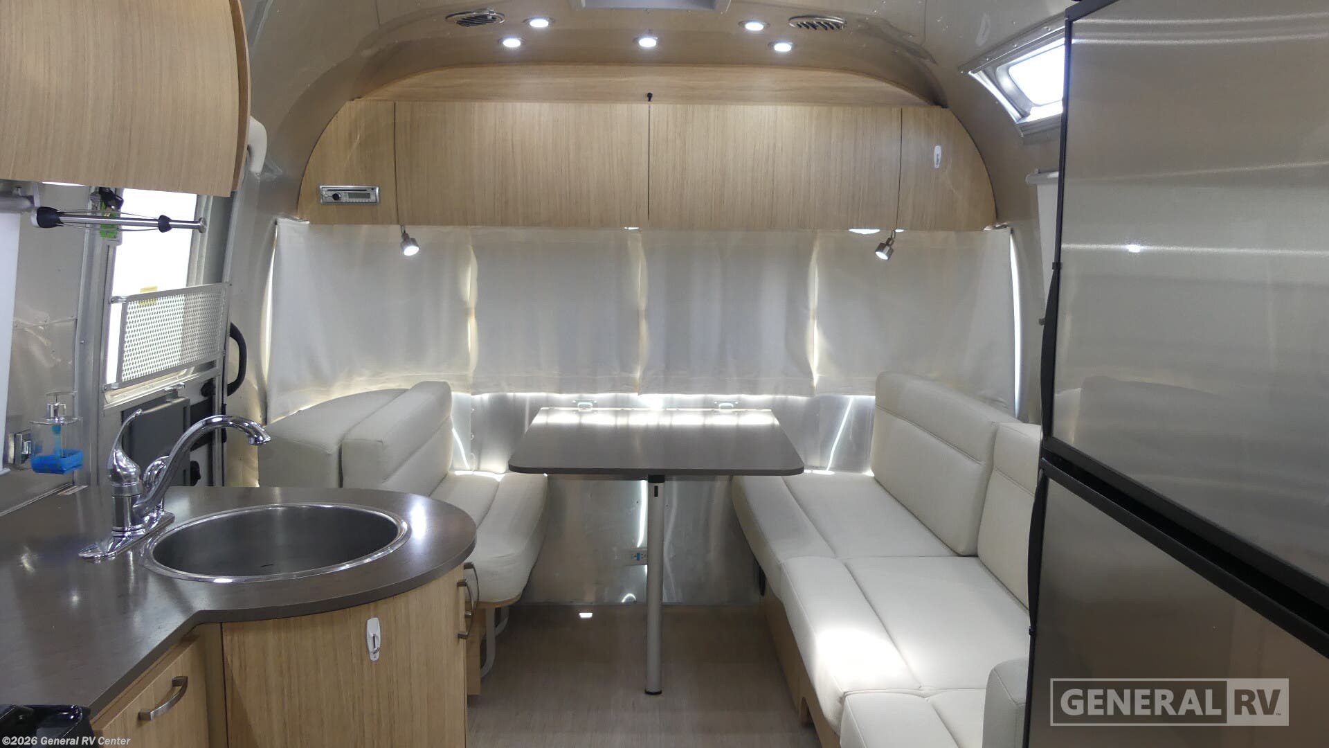 2019 Airstream Flying Cloud 25FB - Used Travel Trailer For Sale by General RV Center in Ashland, Virginia