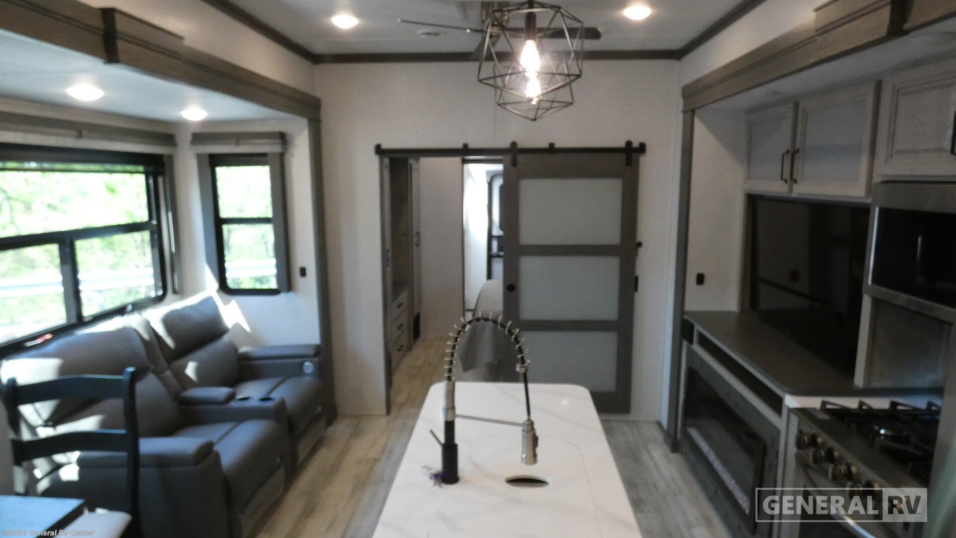 2024 Keystone Alpine 3912DS - Used Fifth Wheel For Sale by General RV Center in Ashland, Virginia