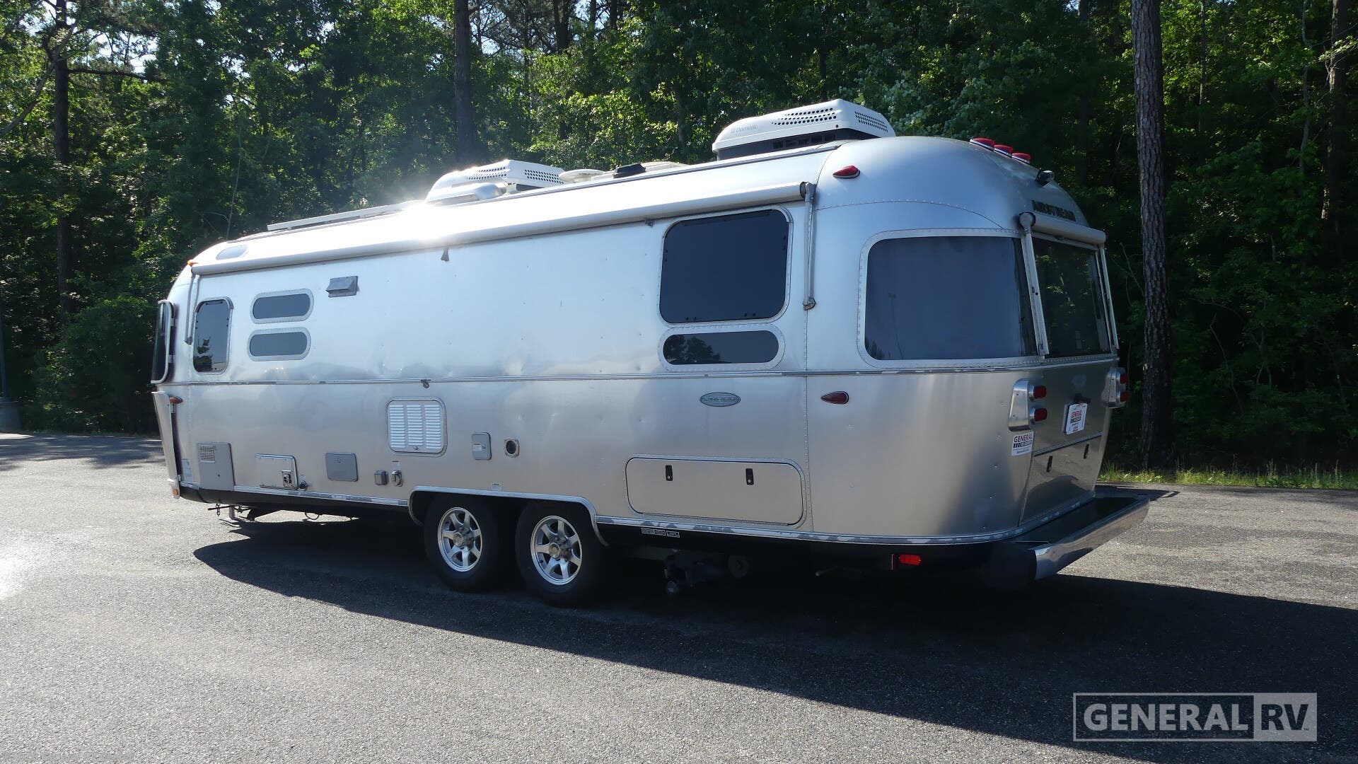 2017 Flying Cloud 28TWIN by Airstream from General RV Center in Ashland, Virginia