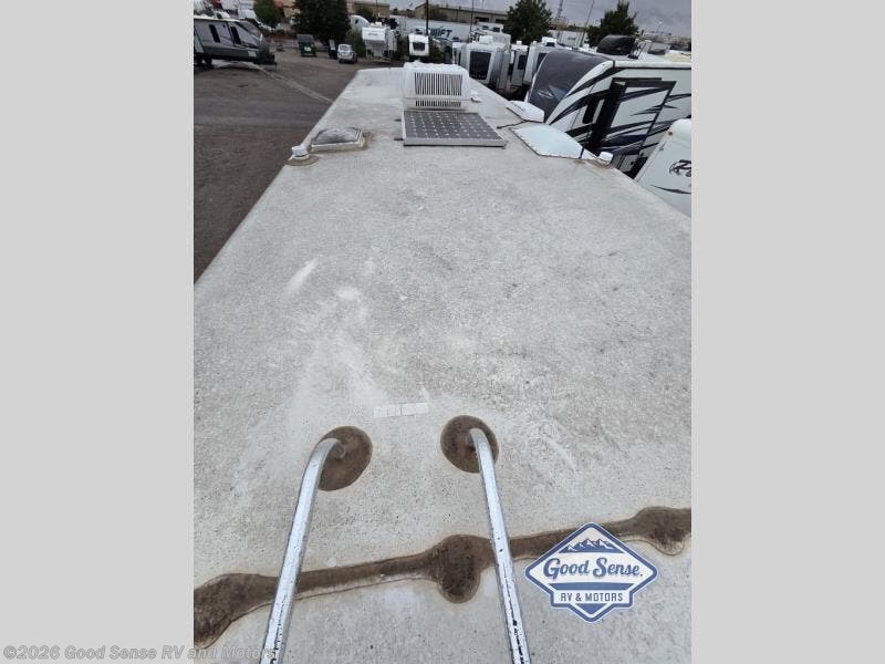 Used 2005 Itasca Sunova 30 B available in Albuquerque, New Mexico