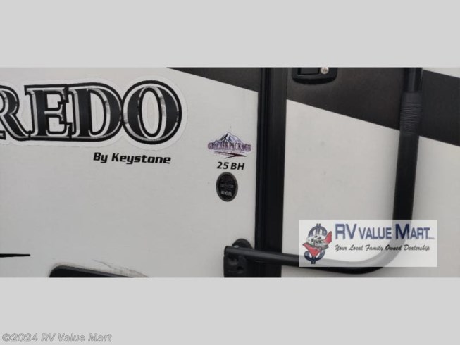 2015 Laredo LHT 25BH by Keystone from RV Value Mart in Manheim, Pennsylvania