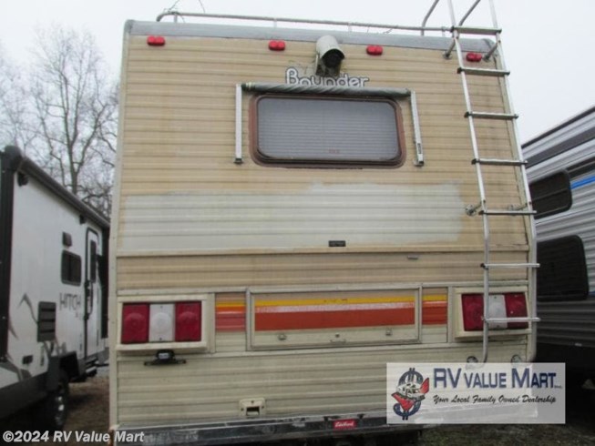 1987 Bounder 31kb by Fleetwood from RV Value Mart in Manheim, Pennsylvania