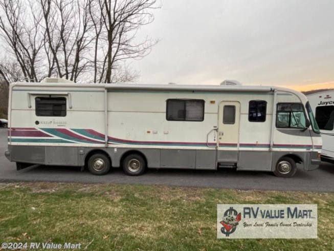 1994 Holiday Rambler Endeavor 36WB - Used Class A For Sale by RV Value Mart in Manheim, Pennsylvania