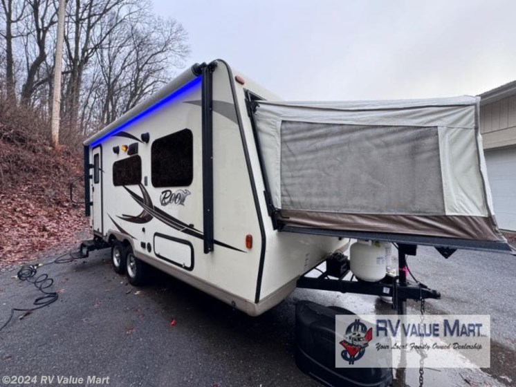 Used 2017 Forest River Rockwood Roo 19 available in Manheim, Pennsylvania