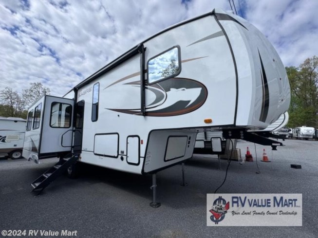 New 2024 Forest River Sabre 32GKS available in Manheim, Pennsylvania
