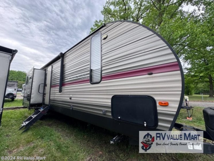 Used 2019 Forest River Cherokee 304BH available in Manheim, Pennsylvania