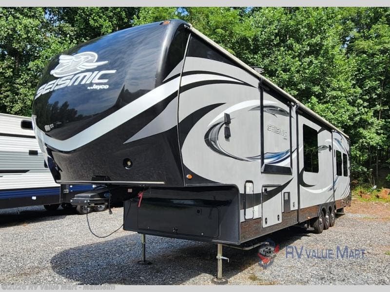 Used 2017 Jayco Seismic 4250 available in Manheim, Pennsylvania