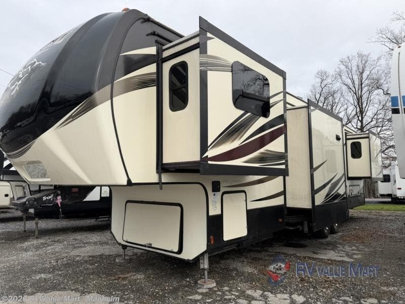 Used 2017 Keystone Alpine 3661FL available in Manheim, Pennsylvania