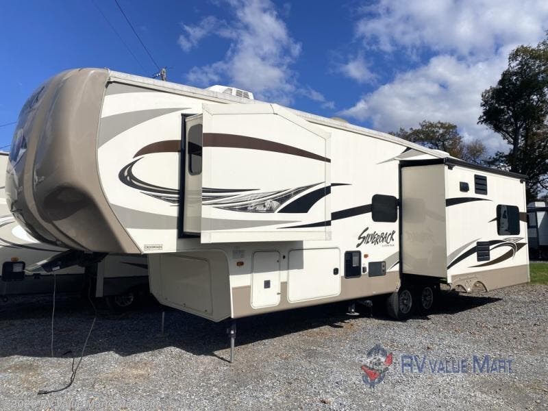 Used 2015 Forest River Cedar Creek Silverback 29RE available in Manheim, Pennsylvania