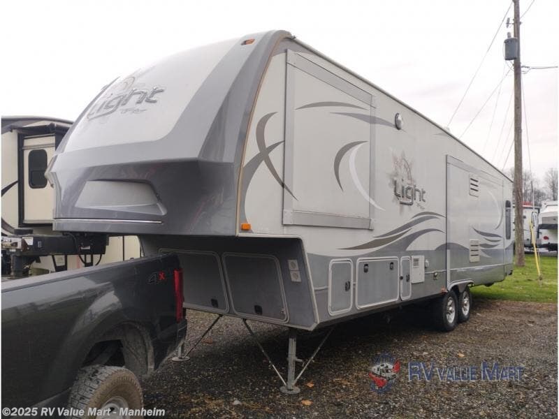 Used 2016 Highland Ridge Open Range Light LF319RLS available in Manheim, Pennsylvania