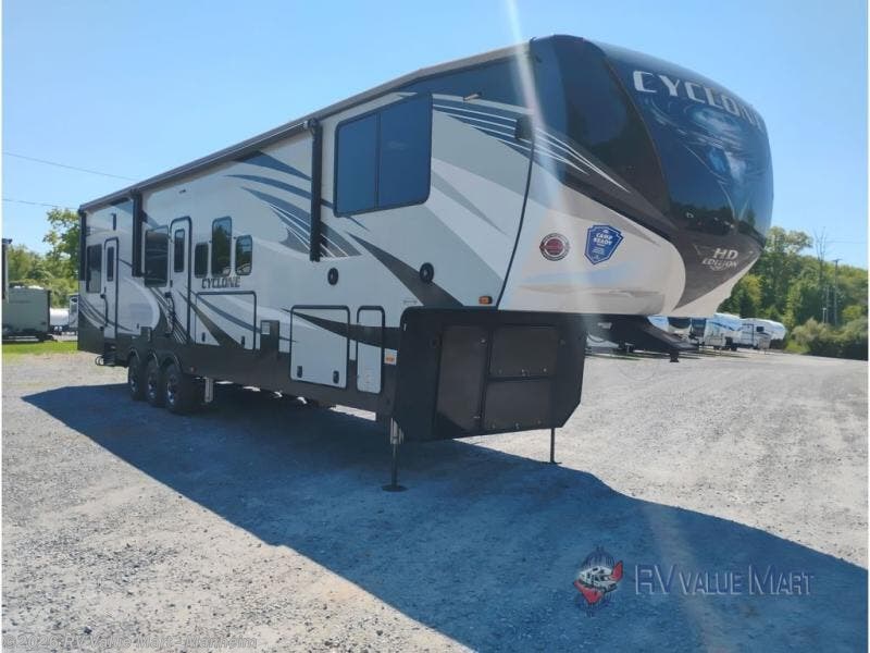 2020 Cyclone 4007 by Heartland from RV Value Mart - Manheim in Manheim, Pennsylvania