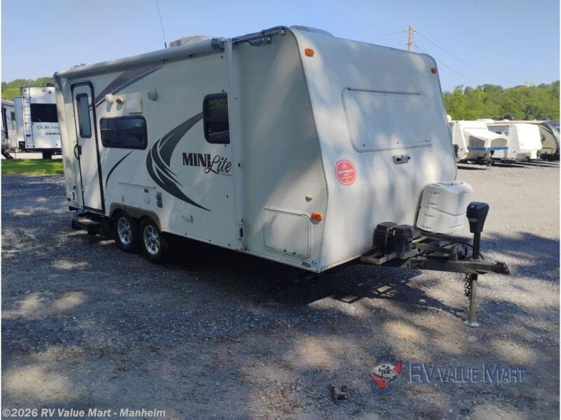 2012 Forest River Rockwood Mini Lite 2109S - Used Travel Trailer For Sale by RV Value Mart - Manheim in Manheim, Pennsylvania