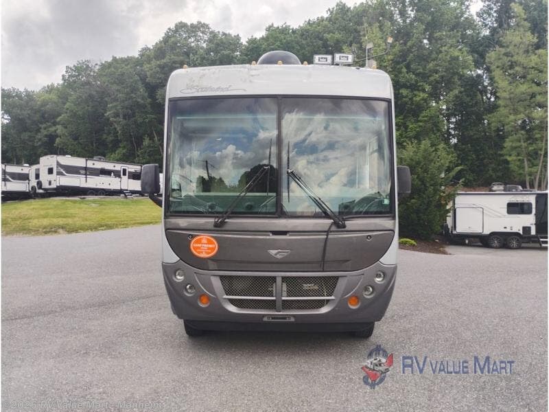 2005 Workhorse 37C by Fleetwood from RV Value Mart - Manheim in Manheim, Pennsylvania