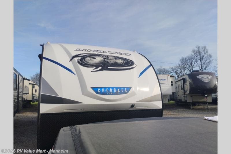 2023 Forest River Cherokee Alpha Wolf 26RB-L - Used Travel Trailer For Sale by RV Value Mart - Manheim in Manheim, Pennsylvania