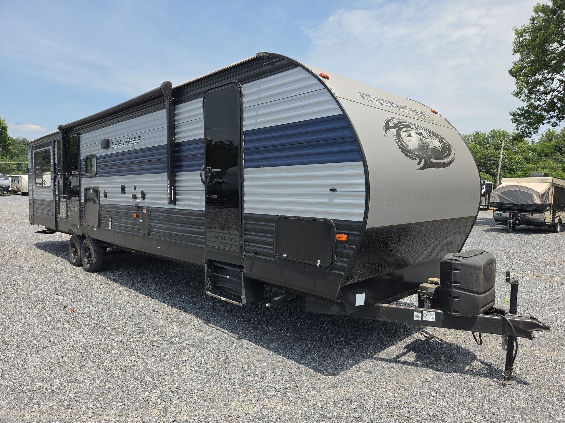 2021 Forest River Cherokee 306MM - Used Travel Trailer For Sale by RV Value Mart - Manheim in Manheim, Pennsylvania