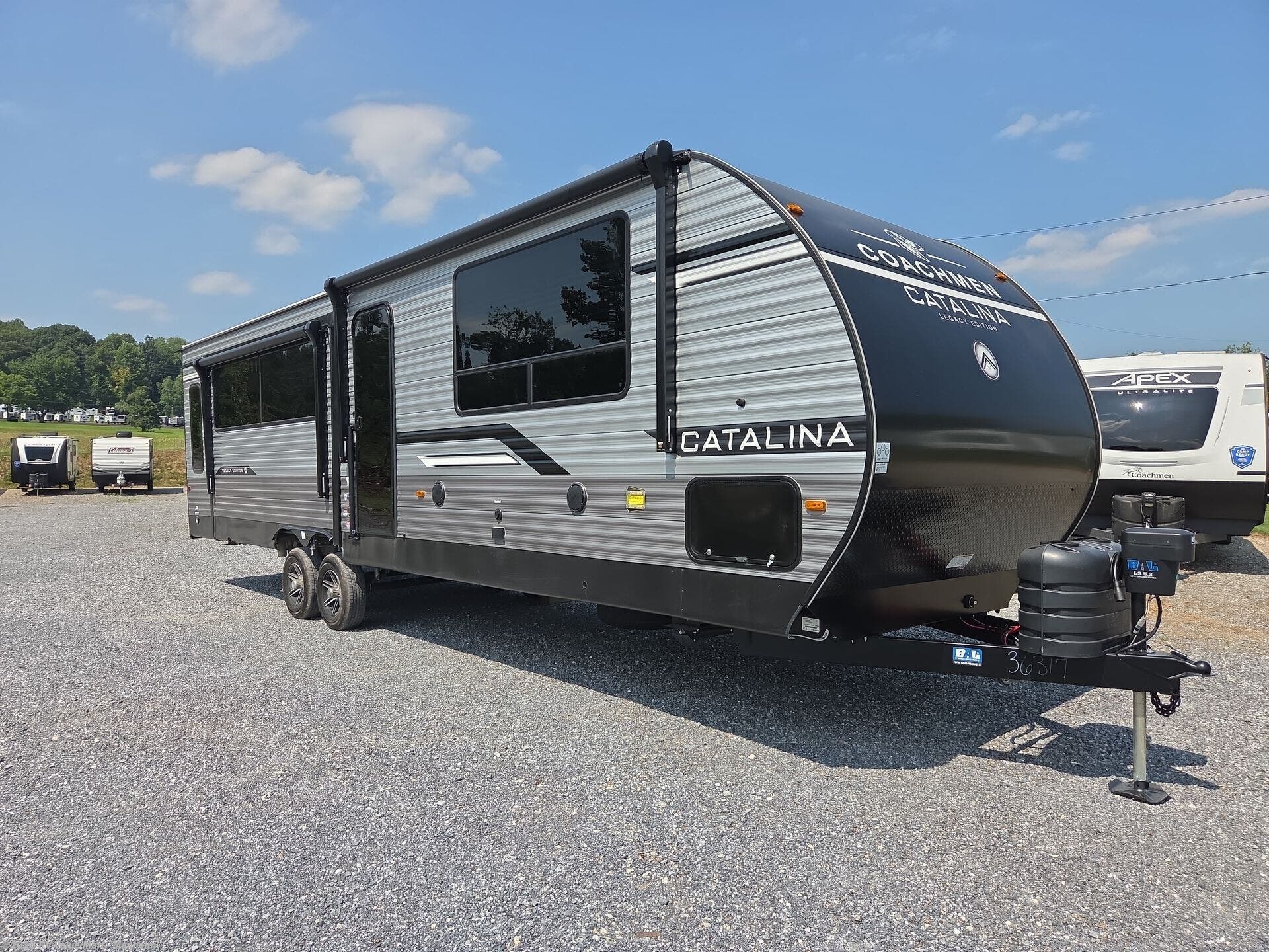 2026 Coachmen Catalina Legacy Edition 313RLTS - New Travel Trailer For Sale by RV Value Mart - Manheim in Manheim, Pennsylvania
