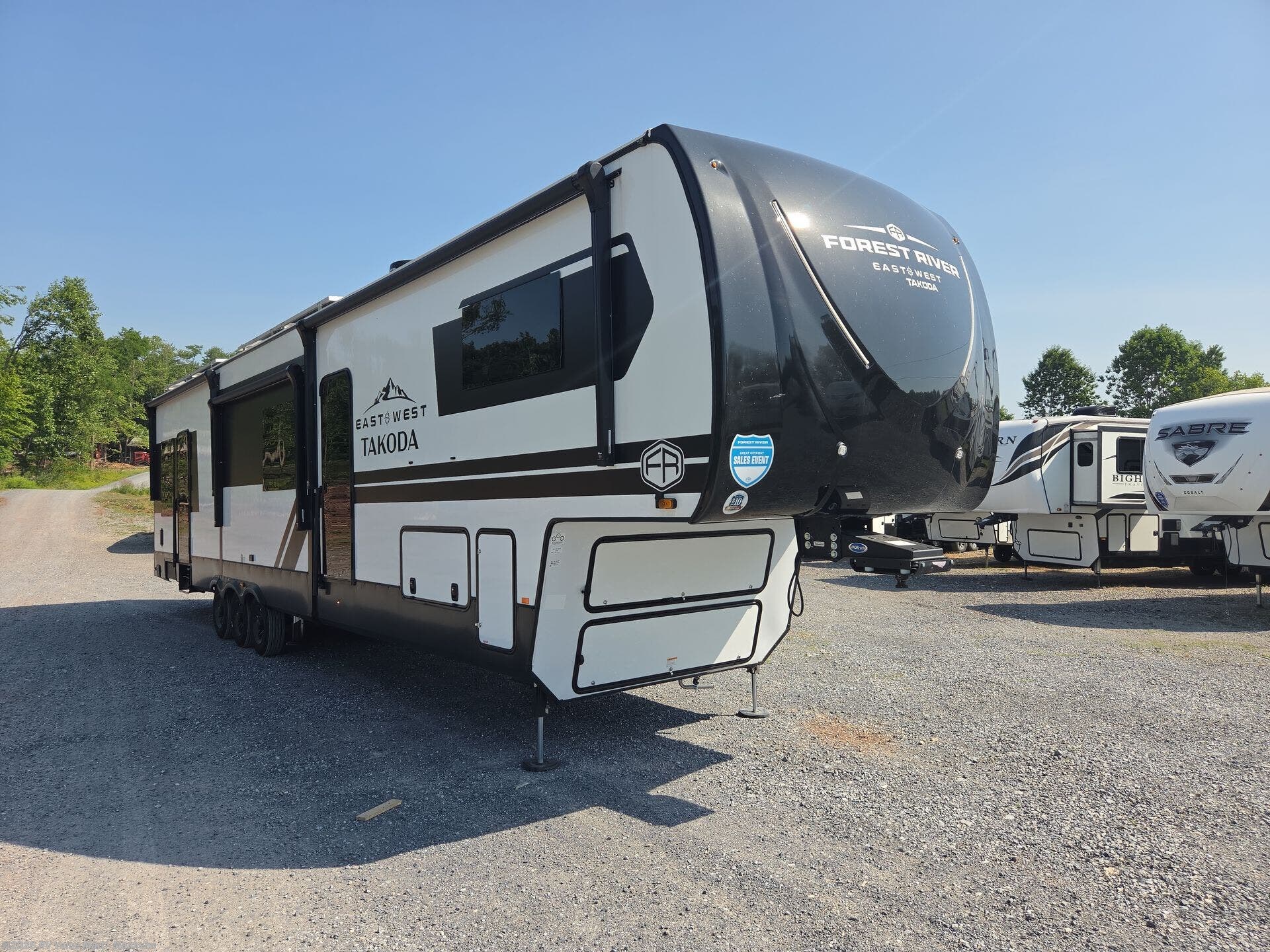 2025 East to West Takoda 399TH - New Fifth Wheel For Sale by RV Value Mart - Manheim in Manheim, Pennsylvania