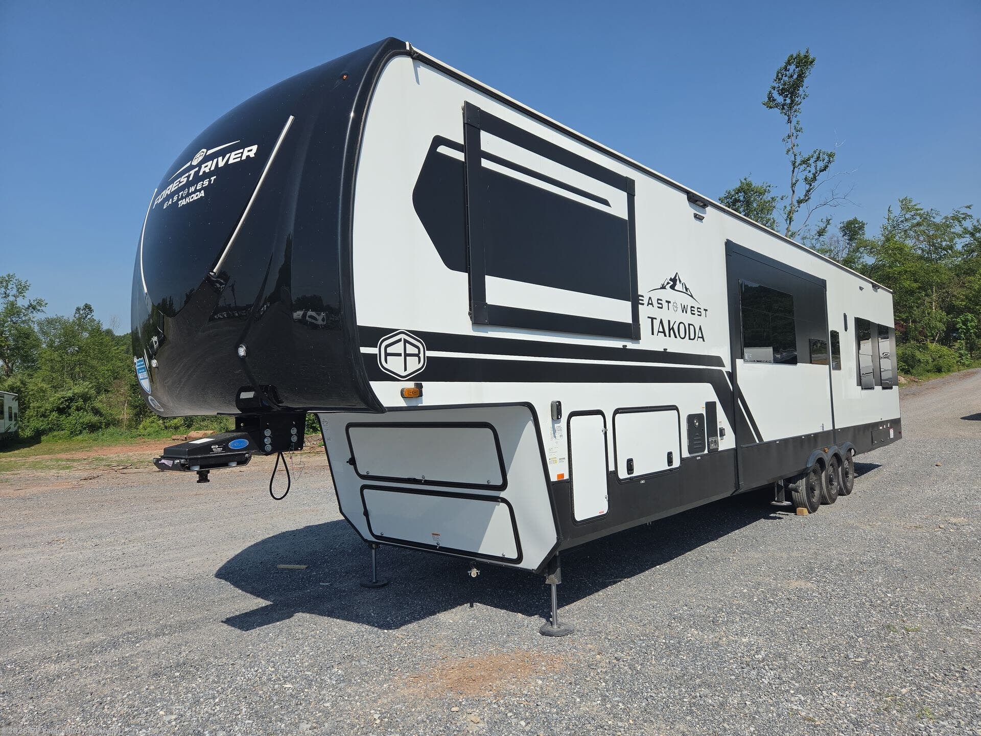 New 2025 East to West Takoda 399TH available in Manheim, Pennsylvania