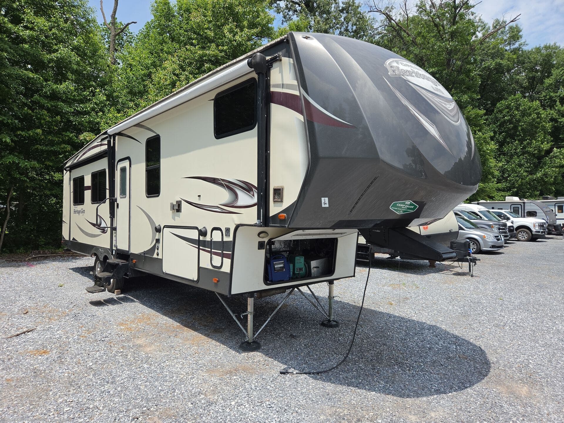 2016 Forest River Wildwood Heritage Glen 346RK - Used Fifth Wheel For Sale by RV Value Mart - Manheim in Manheim, Pennsylvania