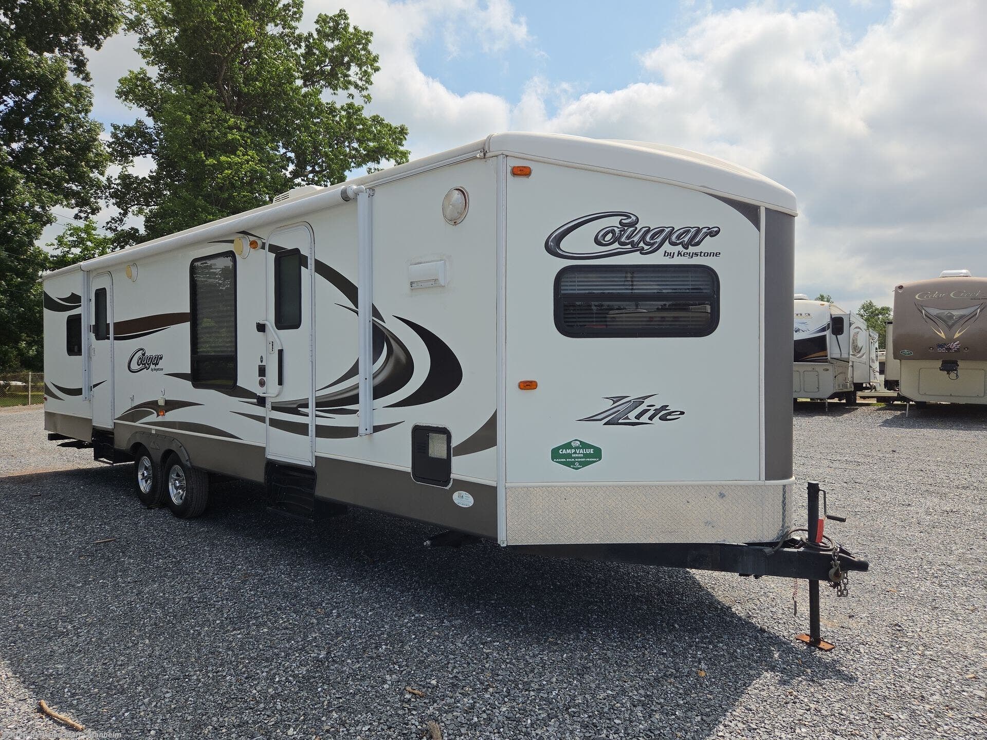 2014 Keystone Cougar X-Lite Series 30FKV - Used Travel Trailer For Sale by RV Value Mart - Manheim in Manheim, Pennsylvania