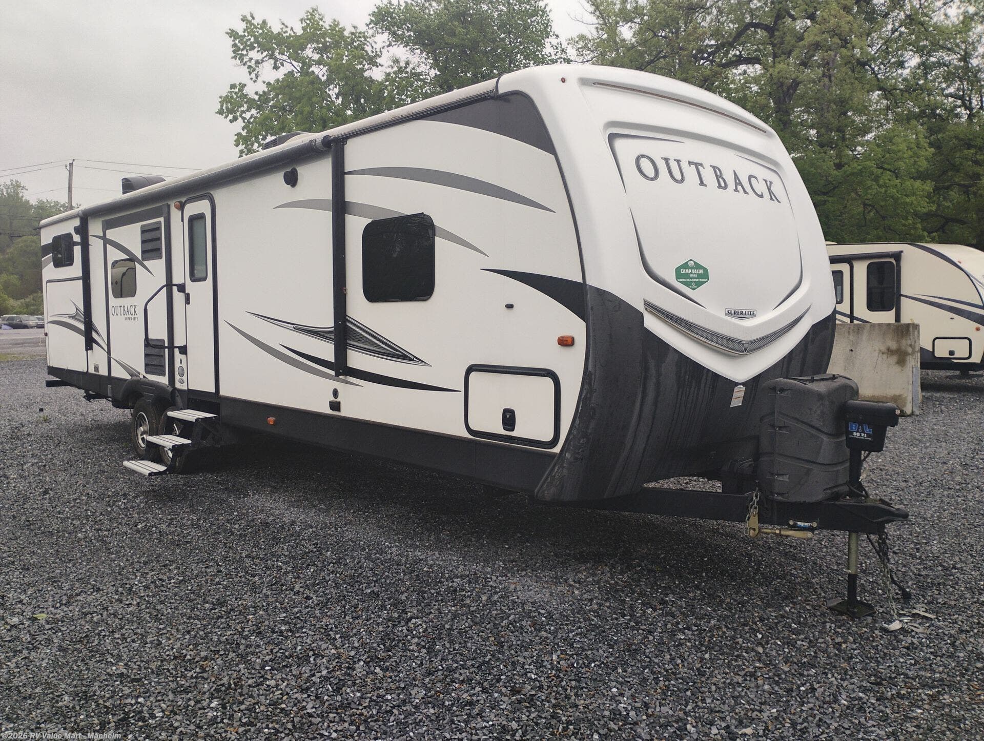 2017 Keystone Outback Super-Lite 325BH - Used Travel Trailer For Sale by RV Value Mart - Manheim in Manheim, Pennsylvania
