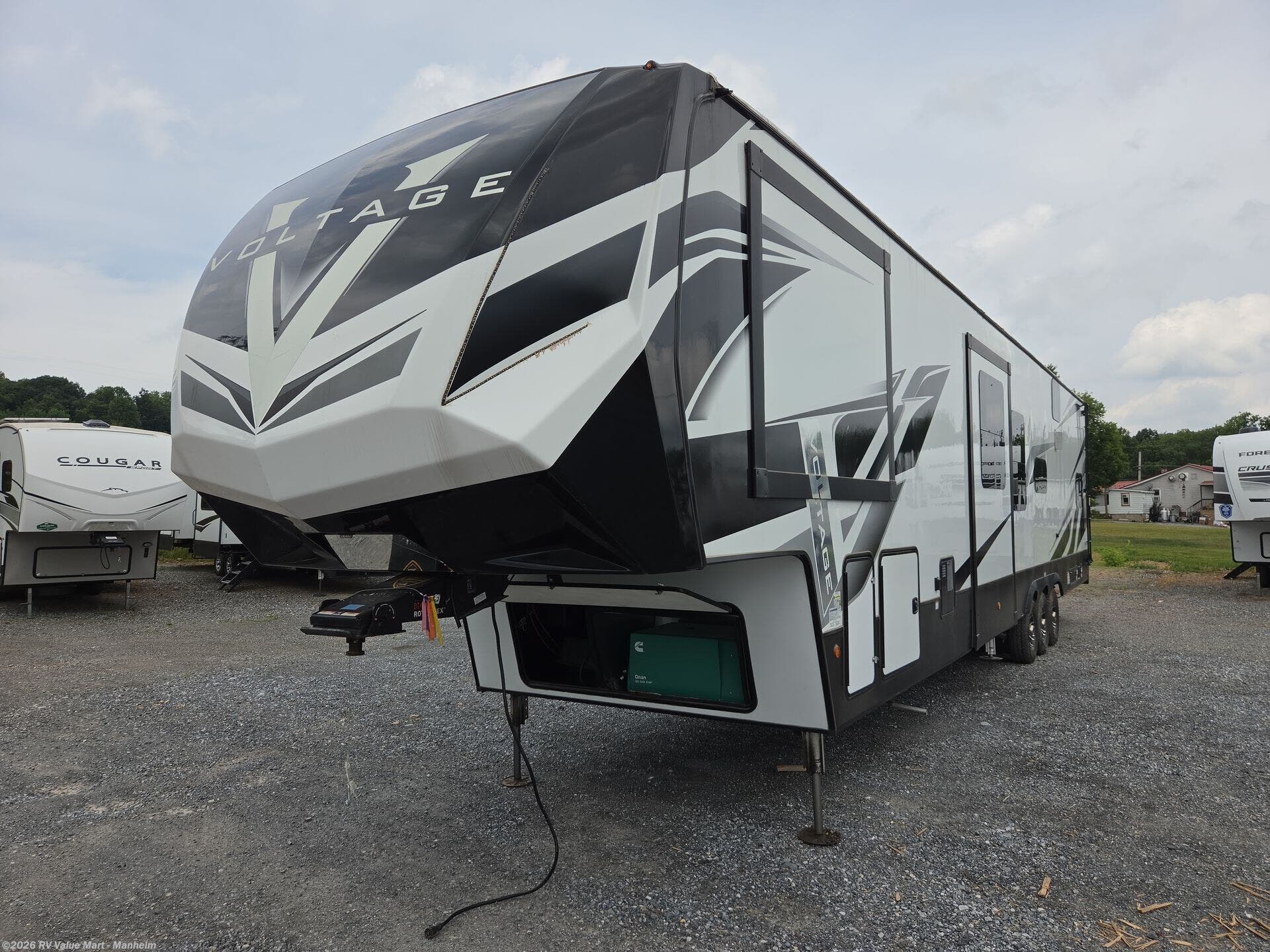 Used 2022 Dutchmen Voltage 4225 available in Manheim, Pennsylvania